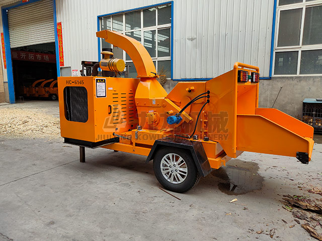 樹(shù)枝粉碎機(jī)解決了綠化植物修剪后的處理問(wèn)題